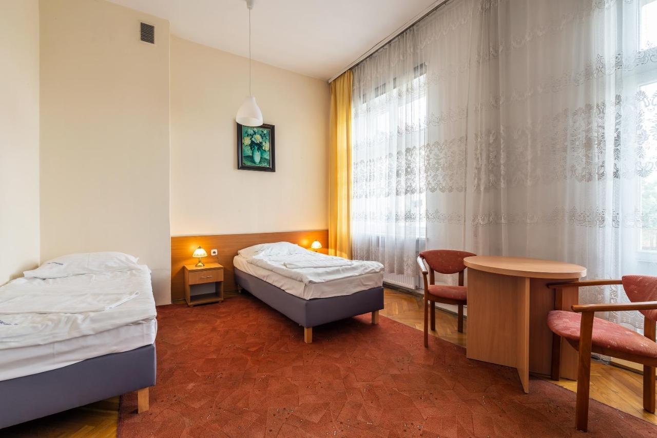 Savoy Wroclaw Hostel Exterior photo